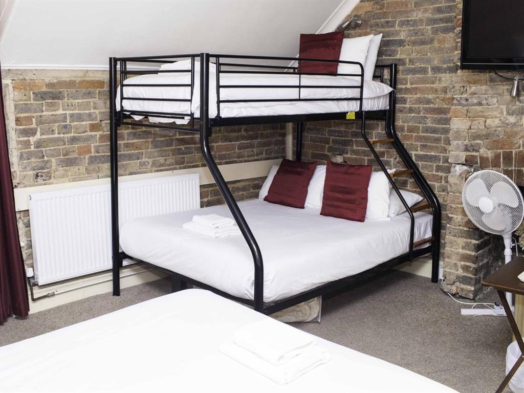 The Castle 3* Steyning